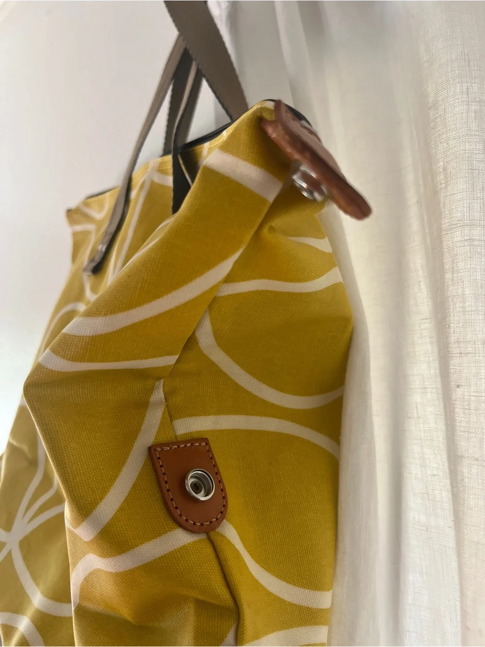 Orla Kiely Stem Zip Shopper Tote Bag – Vibrant Yellow